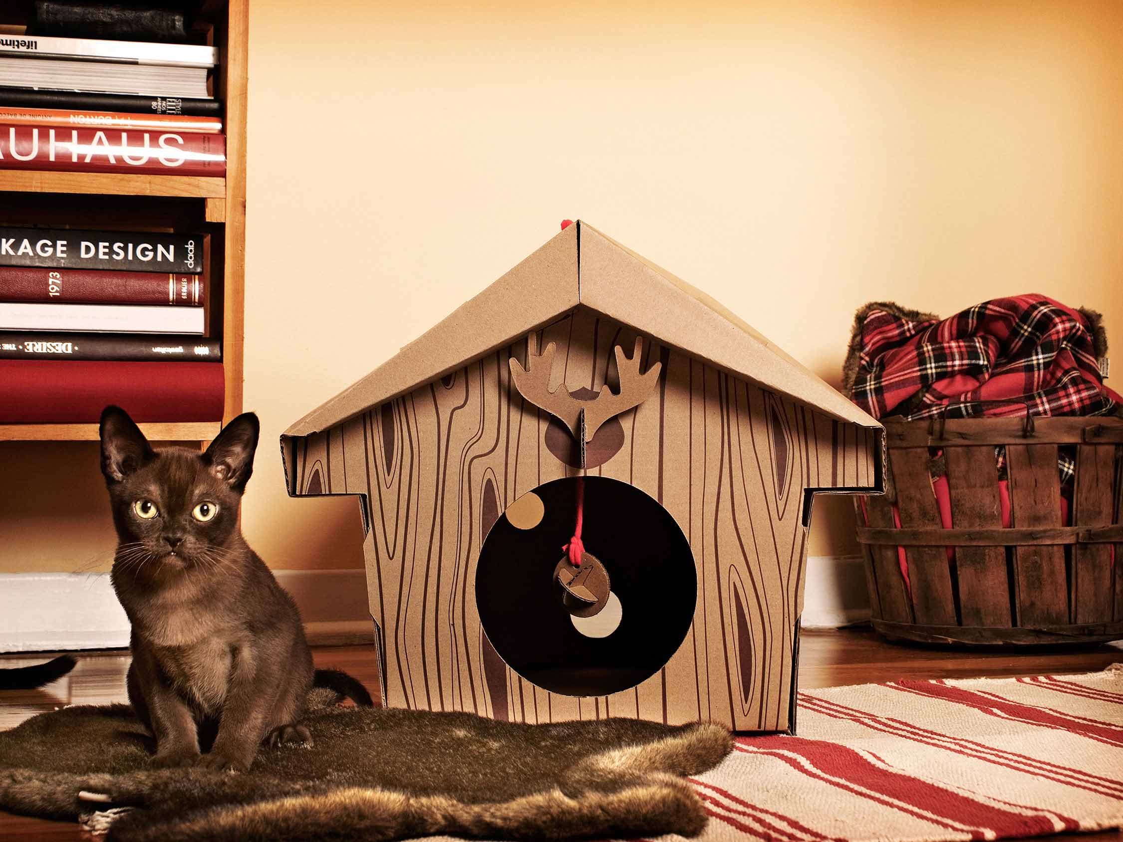 The_Canadian_Cabin_cat_house_2_Loyal_Luxe_L